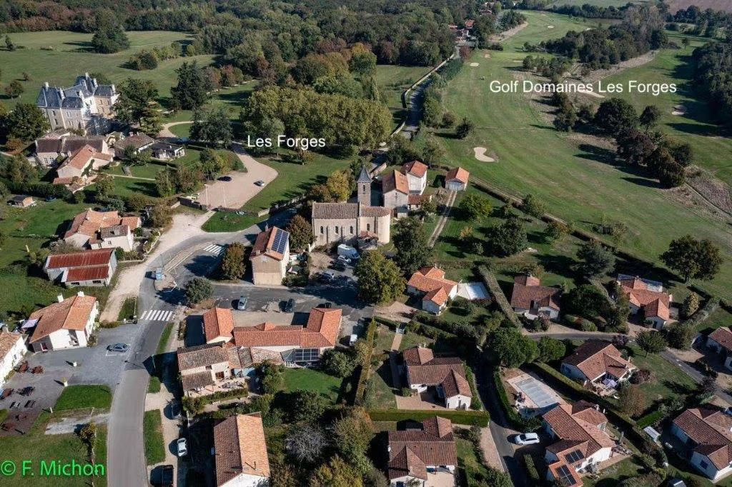 Bouw je eigen (vakantie)huis of ontwikkel een villawijk in Les Forges, Frankrijk!