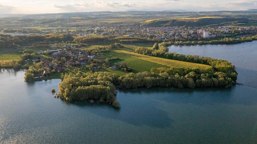 30.928 m2 großes offizielles Baugrundstück auf einer Halbinsel in Ostböhmen